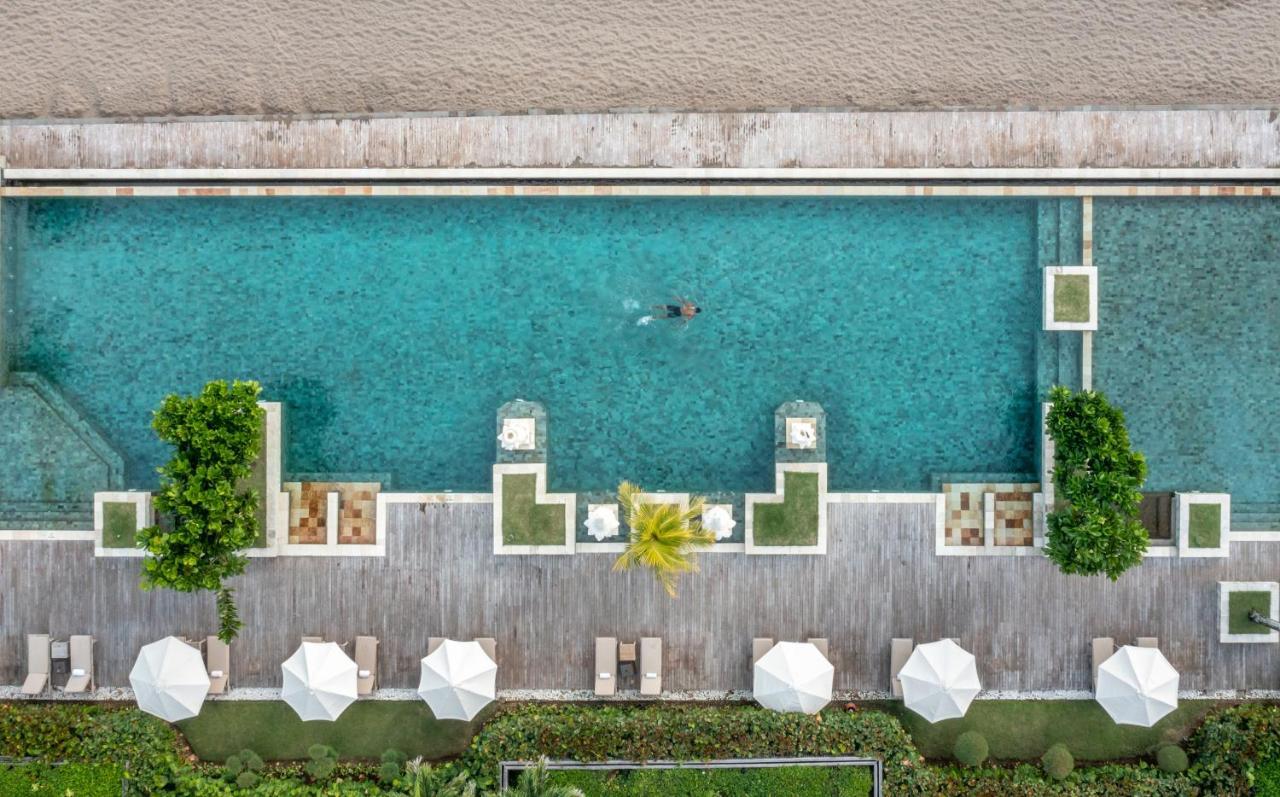 The Seminyak Beach Resort & Spa Esterno foto Aerial view of the pool at the 1865