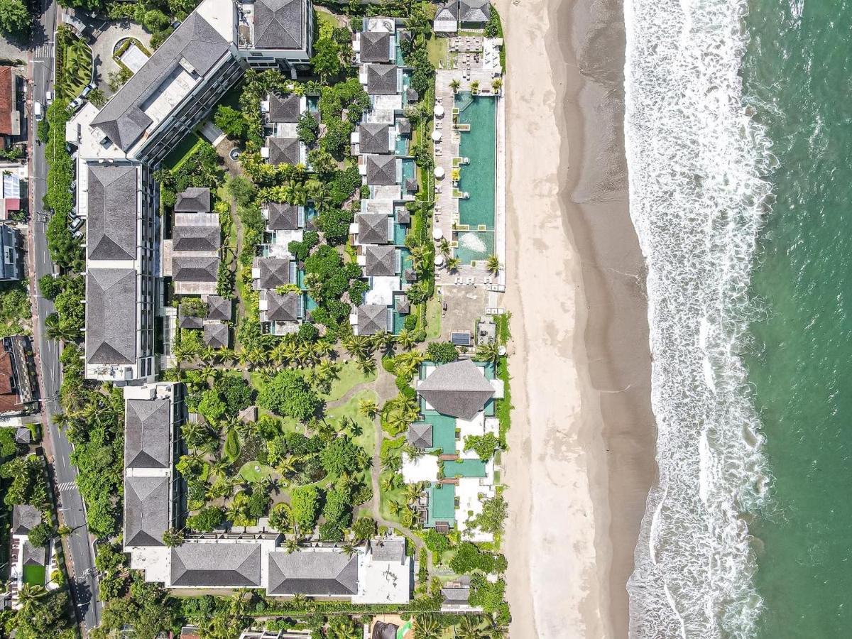 The Seminyak Beach Resort & Spa Esterno foto Aerial view of the resort
