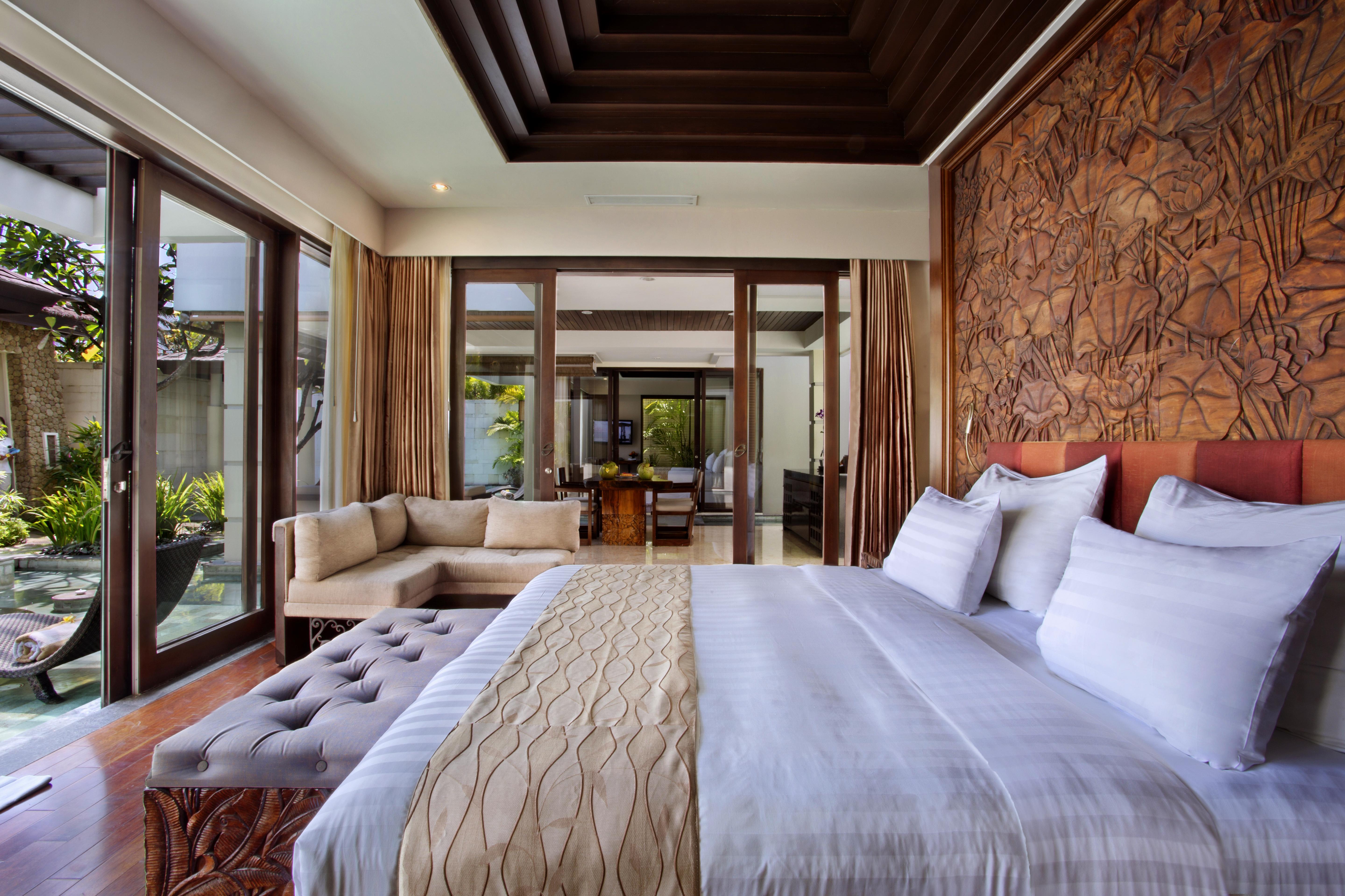 The Seminyak Beach Resort & Spa Esterno foto A bedroom at the hotel