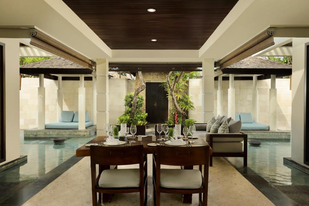 The Seminyak Beach Resort & Spa Esterno foto A villa at the resort