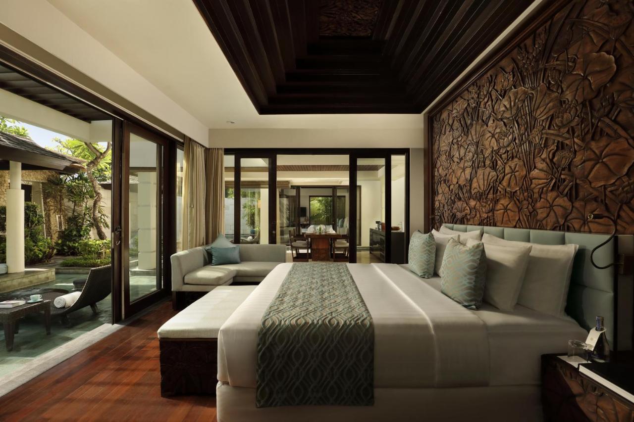 The Seminyak Beach Resort & Spa Esterno foto A bedroom at the resort