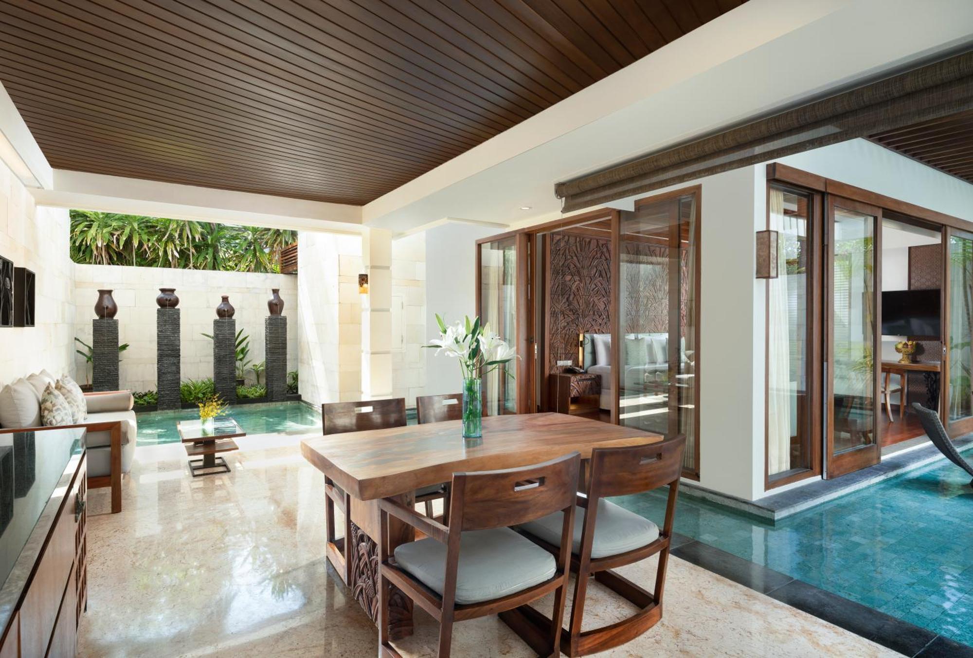 The Seminyak Beach Resort & Spa Esterno foto A villa at the resort