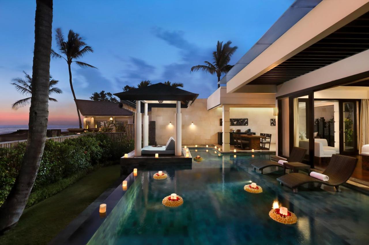 The Seminyak Beach Resort & Spa Esterno foto A pool villa at the resort