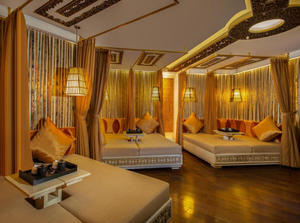 The Seminyak Beach Resort & Spa Esterno foto The interior of a spa at the Grand Hyatt Hotel, Colombo, Sri Lanka